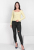Жіночий жовтий топ із довгим рукавом