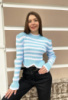 Жіночий блакитний светр у смужку
