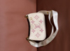 Сумка Louis Vuitton Bolsa Easy Pouch On Strap молочний