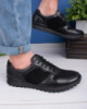 Чоловічі чорні кросівки на шнурівці