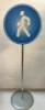 Дорожный знак «Дорожка для пешеходов 4.13» разборной (стойка 85см, 30х30см)