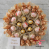 Букет з цукерок Ferrero Rocher і Raffaello, подарунок мамі жінці на день народження 8 березня