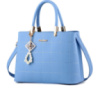 Модная женская сумка с брелком, стильная большая женская сумочка эко кожа Голубой
