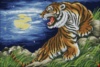 Схема для вышивки Тигр при золотистой луне