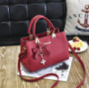 Модная женская сумка с брелком Красный