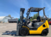 Газ-бензиновий навантажувач Komatsu, компакт з кабіною та позиціонером для кожної вили. Модель: FG20NT-17.