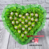 Зелений букет із цукерками в формі серця, подарунок для коханої на 8 березня