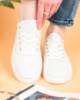 Жіночі білі кросівки з еко-шкіри