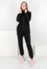 Жіночий чорний спортивний костюм