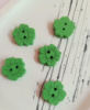 Деревянные пуговицы «ромашка». Размер - 15мм. Цвет - зелёный. Цена указана за 1 шт.