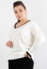 Жіночий білий светр