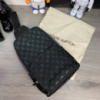 Сумка-слинг Louis Vuitton Avenue Damier Infini