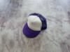 Фиолетовая кепка тракер с белой лобной частью
