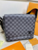 Сумка-мессенджер Louis Vuitton District MM Damier Graphite