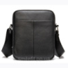 Чоловіча шкіряна сумка месенджер компактна чорна з натуральної шкіри флотар