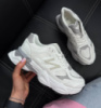 Жіночі кросівки в стилі New Balance