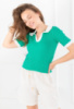 Жіноча зелена футболка з коміром