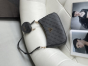 Сумка жіноча Guess Noelle багет 2 в 1 сірий