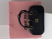 Жіноча сумка Miu Miu Arcadie через плече чорний