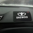 Антиковзаючий килимок на панель авто Daewoo (Деу)