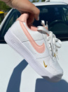 Кроссовки женские кожаные Nike Air Force,  Белые с персиковым