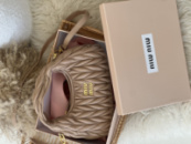 Сумка Miu Miu Wander Matelassé Nappa Leather Hobo Bag бежевий