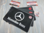 Антиковзаючий килимок на панель авто Mercedes-Benz (Мерседес-Бенц)