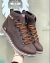 Зимові черевики CAT коричневі.