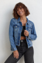 Джинсова куртка на ґудзиках із рваним декором — джинс-колір, L (є розміри)