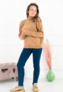 Жіночий бежевий светр оверсайз