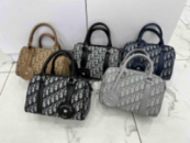 Популярна жіноча сумка Dior тренд різні кольори 719