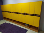 Двухъярусные шкафчики для оборудования дошкольных учреждений.