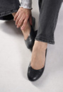 Класичні шкіряні балетки чорні v7-29022-01