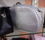 Lucherino 527 СЕРЕБРО СВЕТЛОЕ — стильна сумочка з високоякісного шкірозамінника
