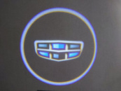 Світлодіодне підсвічування на дверях автомобіля з логотипом Geely