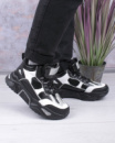 Жіночі чорно-білі кросівки