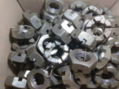 Гайка корончата