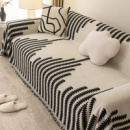 Плед покрывало для дивана и кровати,чехол накидка для мягкой мебели 180х230 см,бело-черный с узором