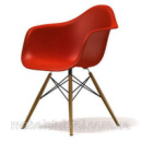 Кресло пластиковое красное на ножках дерево Тауэр Вуд