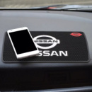 Антиковзаючий килимок на панель авто Nissan (Ніссан)
