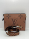 Жіноча сумка-клатч Louis Vuitton OnTheGo Monogram Коричневий