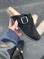 Жіночі кросівки