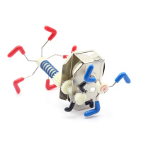 Механічна іграшка «SKIDUM WIND UP» 10,2 х 7,6 х 7,6 см