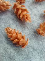 Пластиковые шишки/ Размер - 3 см. Цена указана за 1 шт