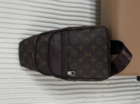 Чоловіча сумка слинг через плече Louis Vuitton коричневий