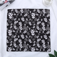 Бандана с узором Череп 13 10539 54х54 см