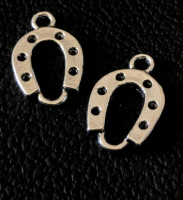 Подвеска металлическая «подкова». Размер -16×12мм. Цвет - серебро.