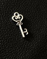 Металлическая подвеска «ключ»  Размер -20*10мм. Цвет - серебро. Цена указана за 1 шт