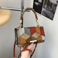 Кросбоді з еко-шкіри з геометричним малюнком 715119230R