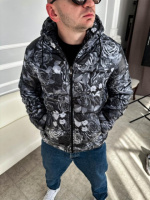 Чоловіча чорна куртка з квітковим принтом | 7-353